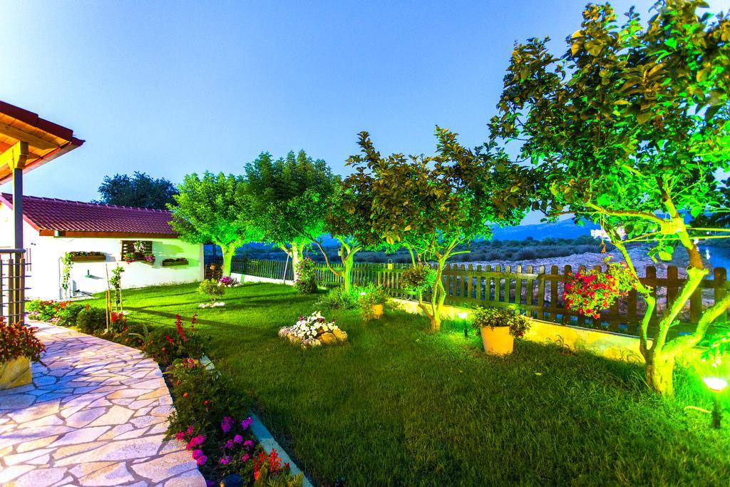 Villa Ikaros Ammoudia Exterior photo